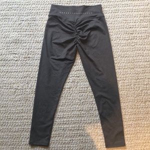 Barbell Behaviour Scrunch Leggings